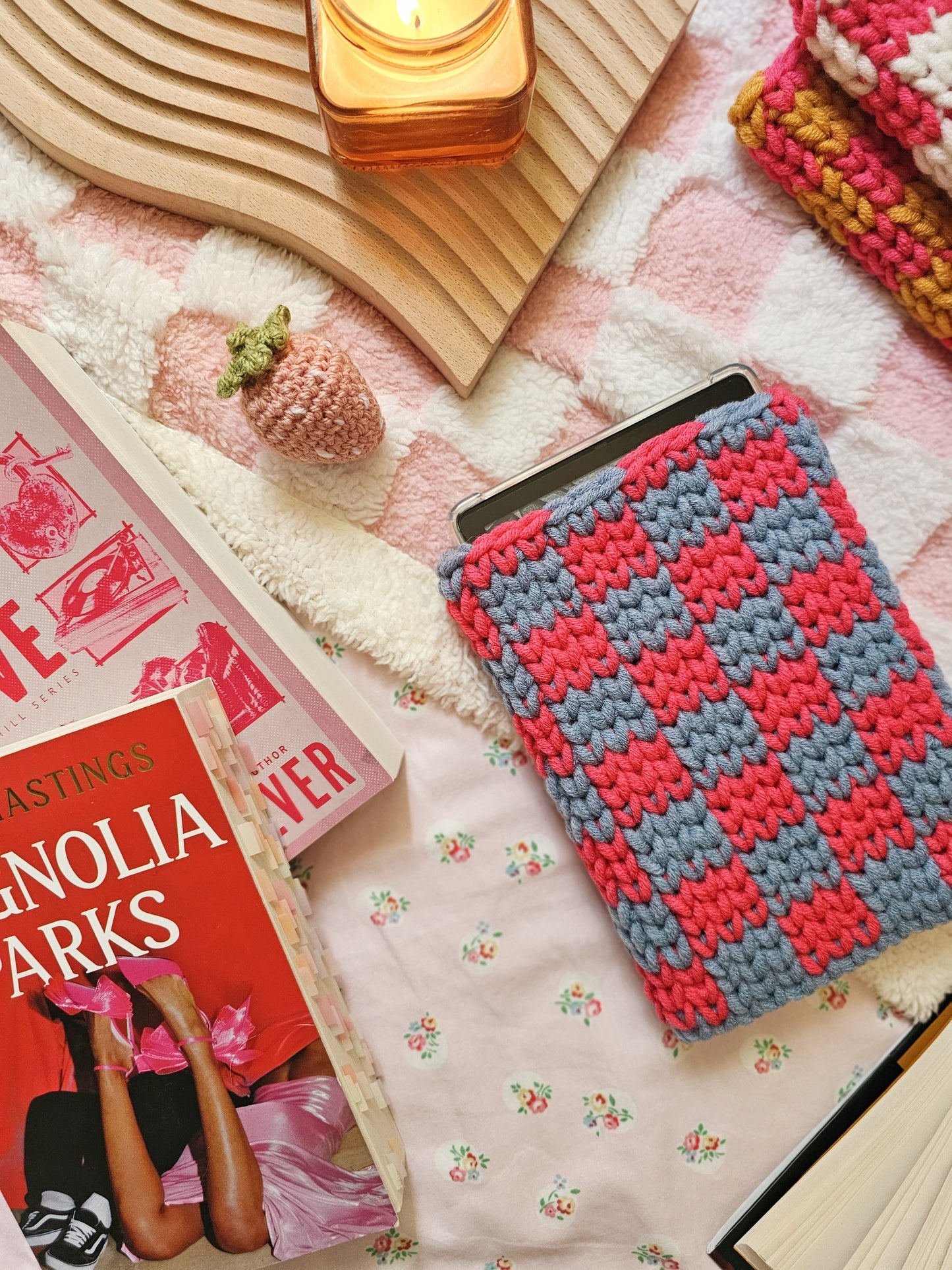 KINDLE CASE | BRIGHT PINK & BLUE